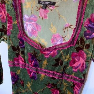 Betsey Johnson Slim Fitting Attractive Dress